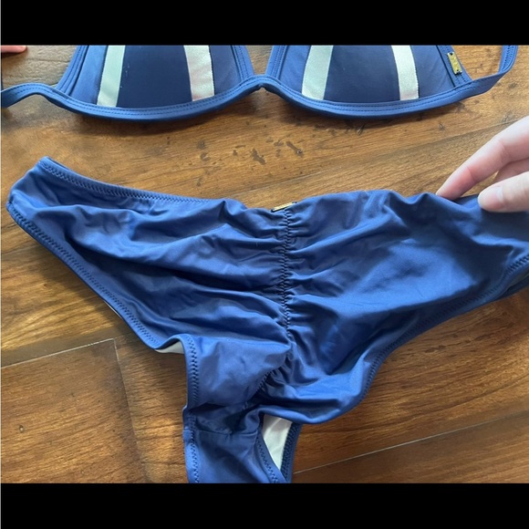 Victorias Secret 2 Piece Bikini Set - Picture 2 of 5